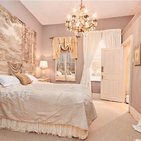 The Stunning French Boudoir Of Harrogate Apartment Bagian luar foto