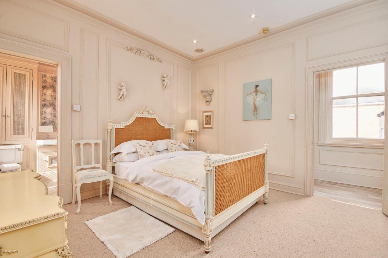 The Stunning French Boudoir Of Harrogate Apartment Bagian luar foto