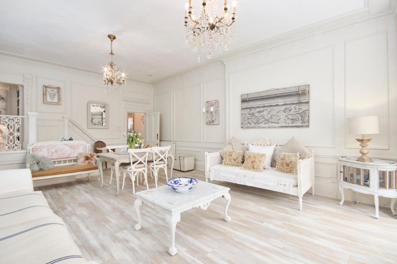 The Stunning French Boudoir Of Harrogate Apartment Bagian luar foto