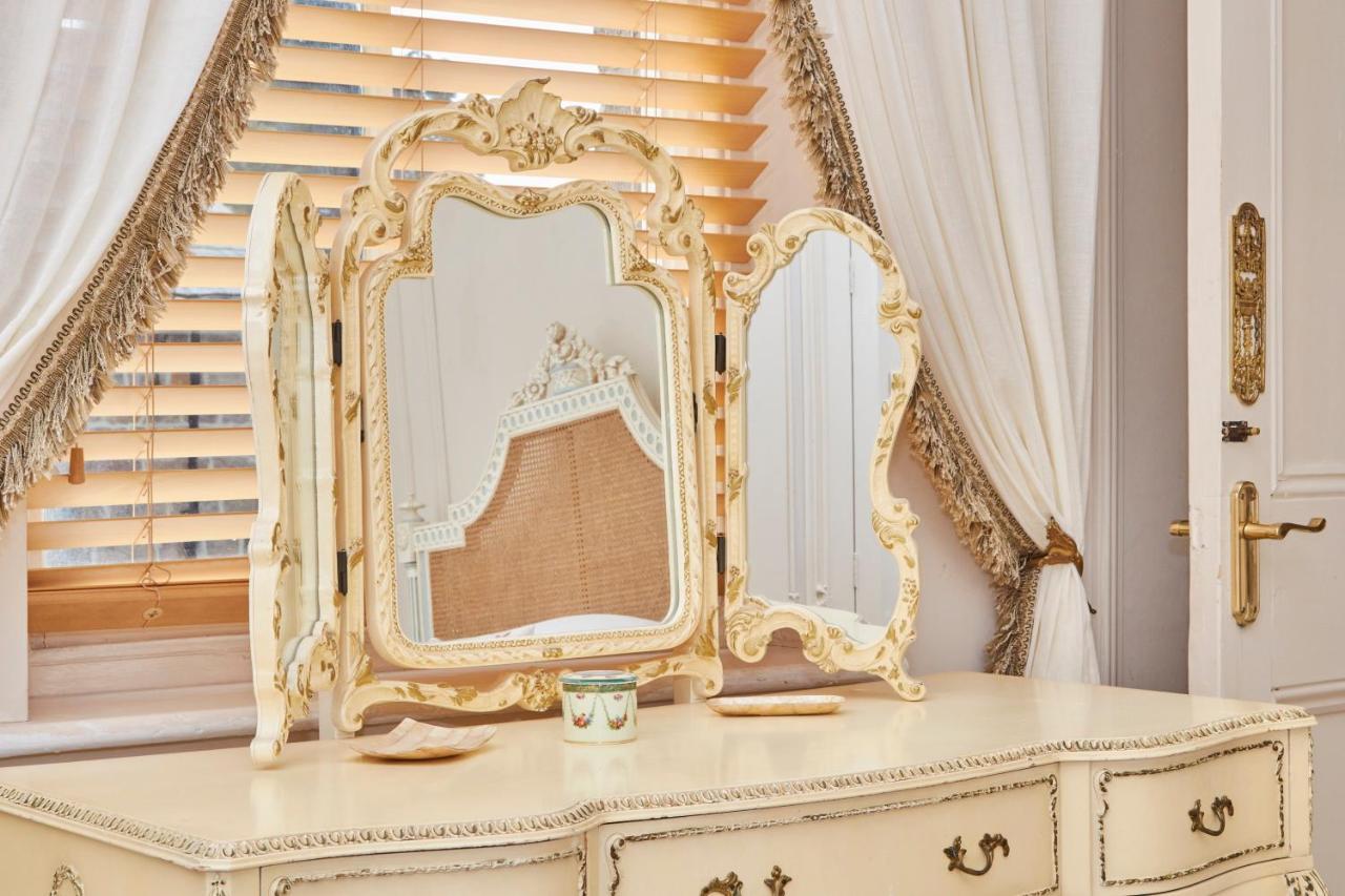 The Stunning French Boudoir Of Harrogate Apartment Bagian luar foto